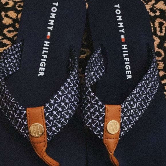 Tommy Hilfiger Women’s navy blue and brown  Flip Flops BRAND NEW - Picture 1 of 6